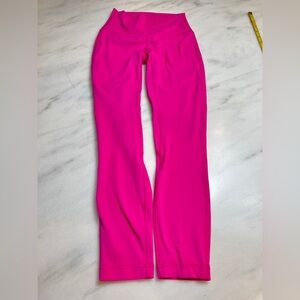 Lululemon Align High-Rise Pant 25" Sz 4
Sonic Pink overall GUC